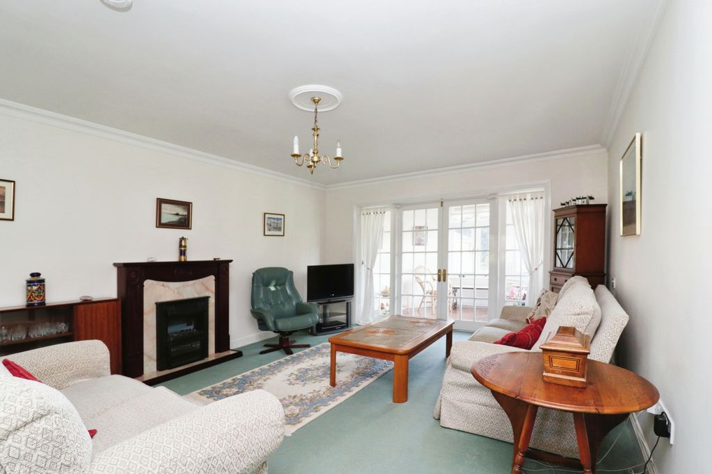 Property photo 3 of 20