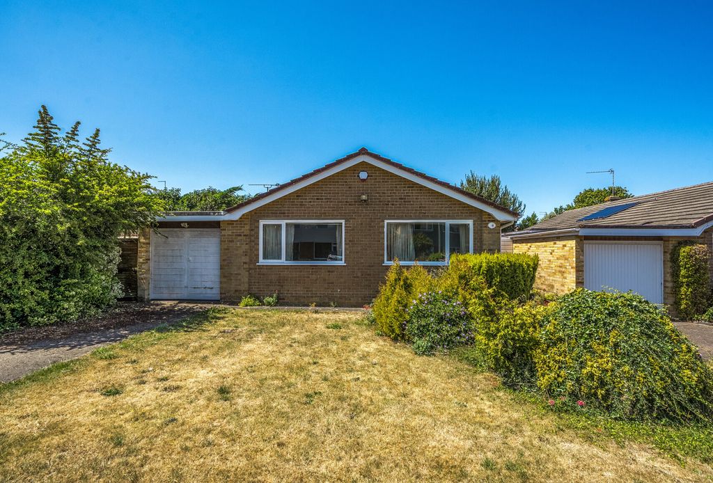 Property photo 1 of 19 1323806-19-686E43...