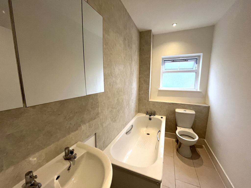 Property photo 3 of 4