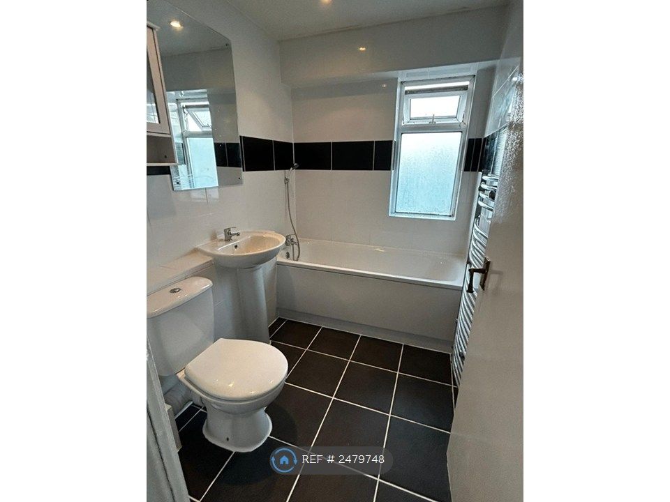 Property photo 3 of 9 Newly Fitted Bathroom