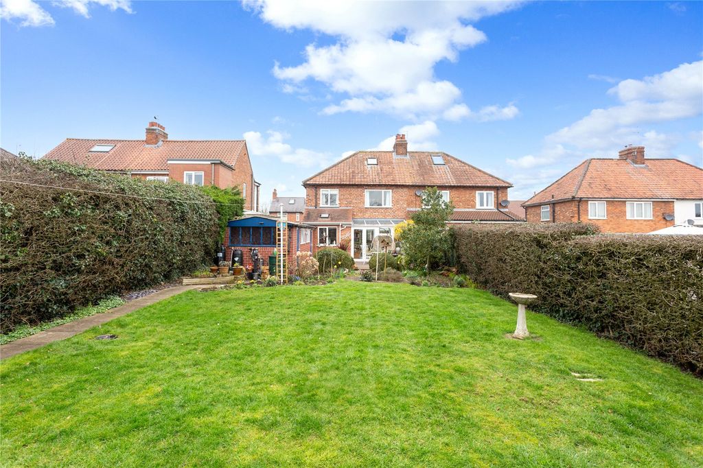 Property photo 3 of 18 Photos