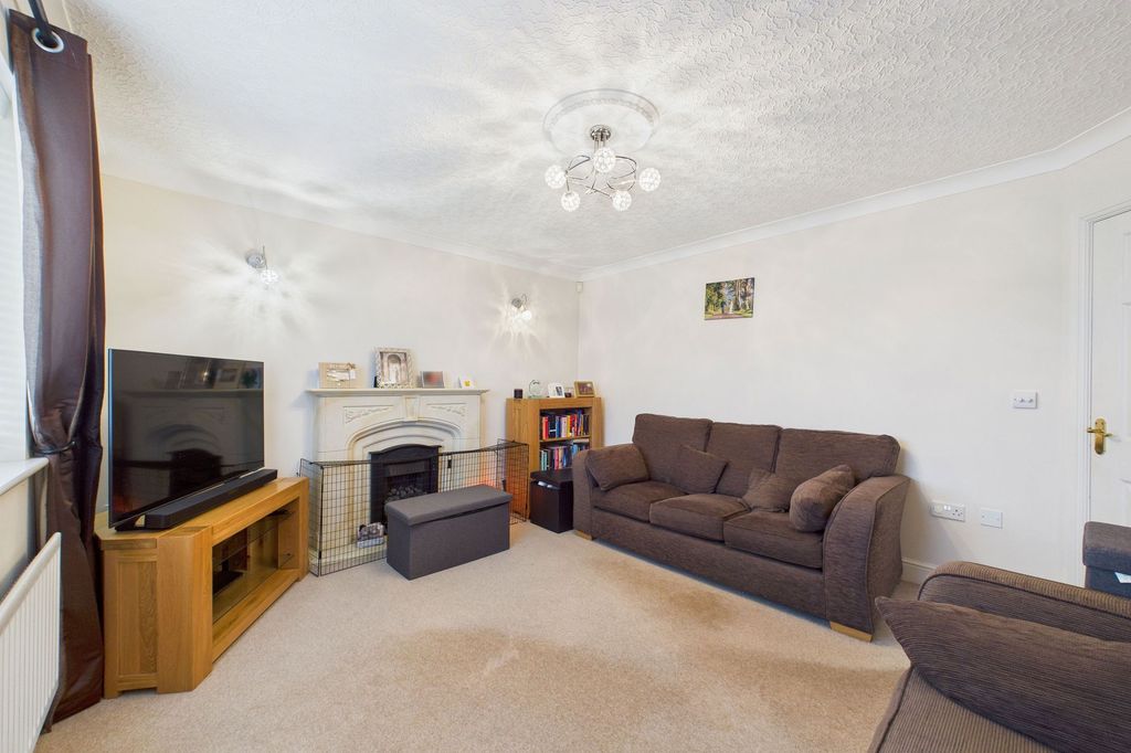 Property photo 3 of 19