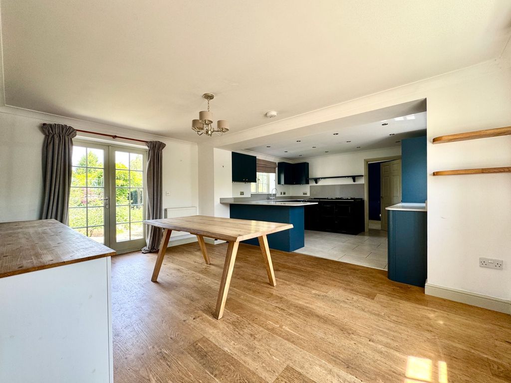 Property photo 3 of 26