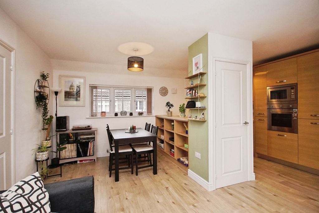 Property photo 1 of 10 Pbox-Img.Jpg