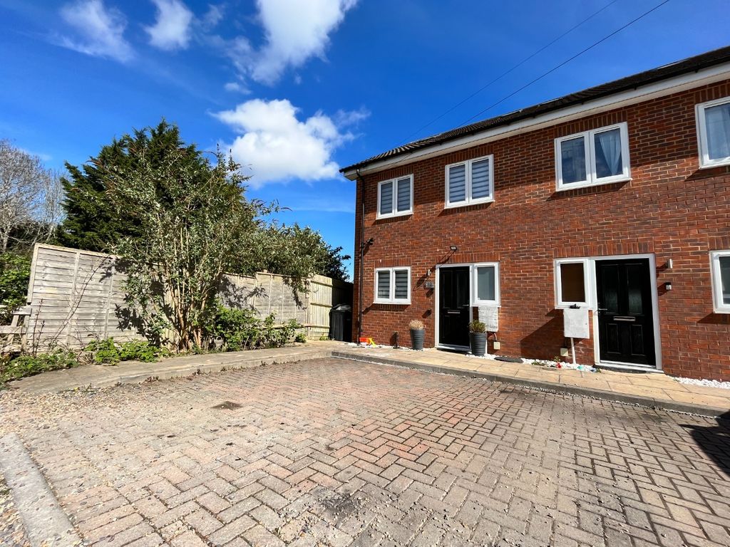 Property photo 1 of 11 4366430
