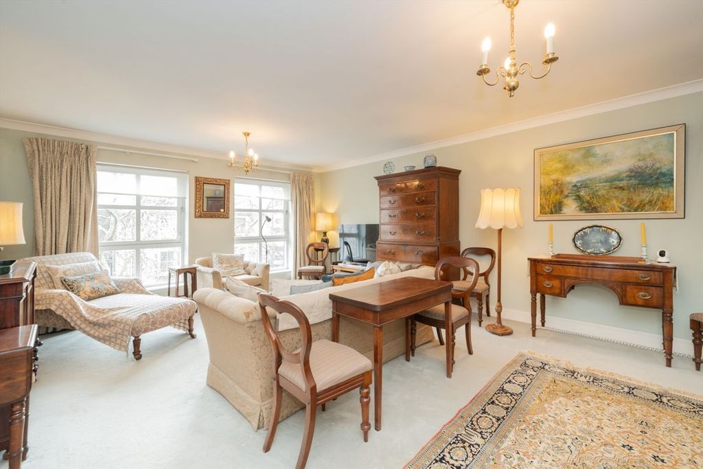 Property photo 2 of 8