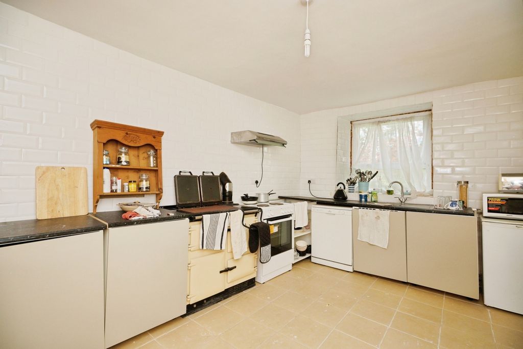 Property photo 3 of 18 Pbox-Img.Jpg