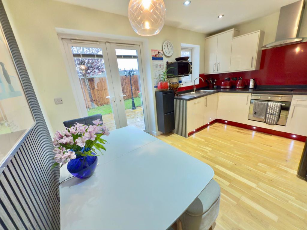 Property photo 2 of 23