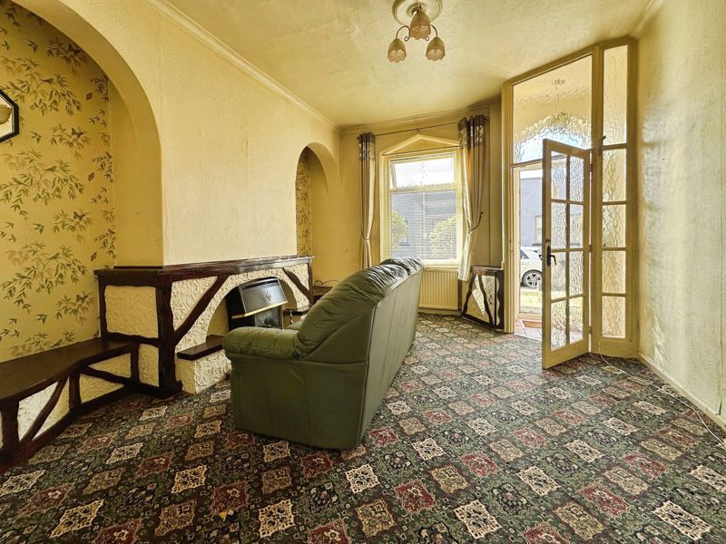 Property photo 2 of 11 Lounge