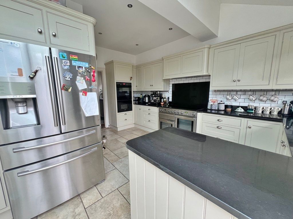 Property photo 3 of 35