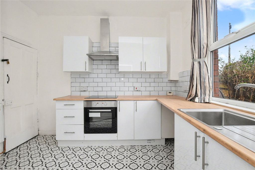 Property photo 3 of 13 Picture No. 12