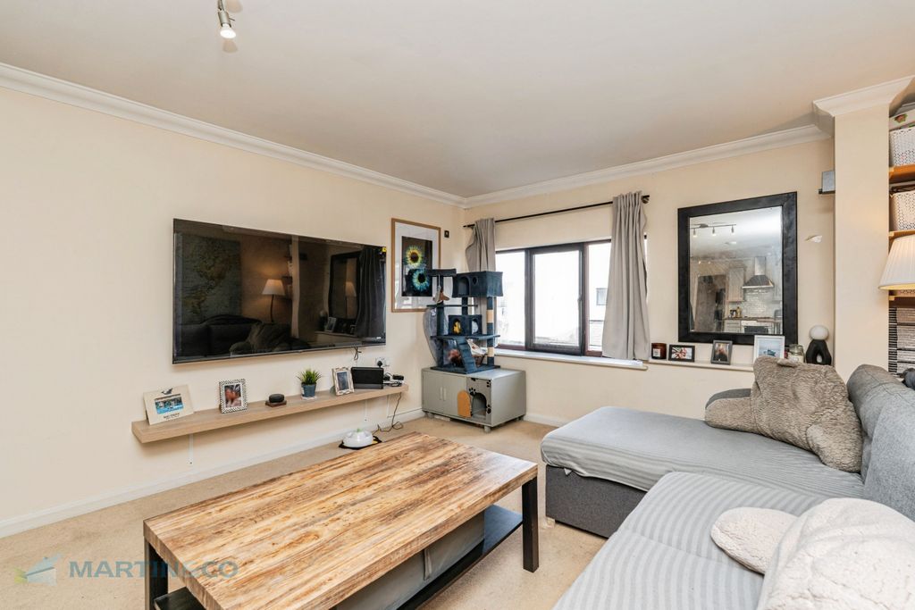 Property photo 1 of 9 Gu215Dw-Fa-Dsc08383