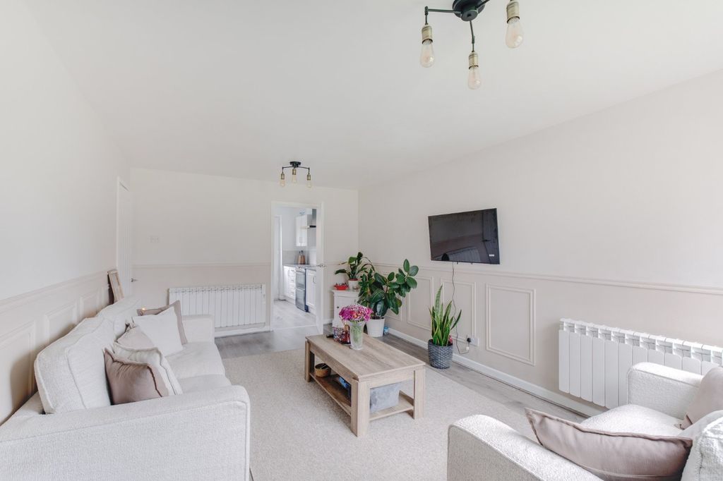 Property photo 2 of 13 Picture No. 05