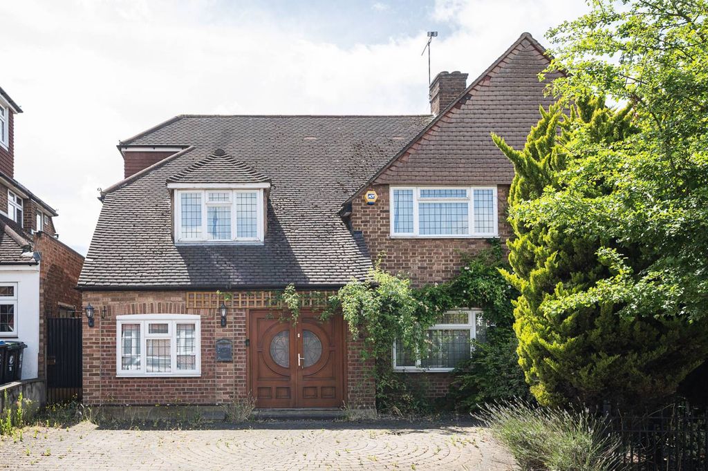 Property photo 2 of 12