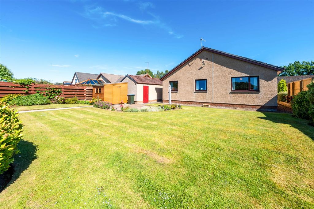Property photo 2 of 40 Dsc08975-Hdr.Jpg