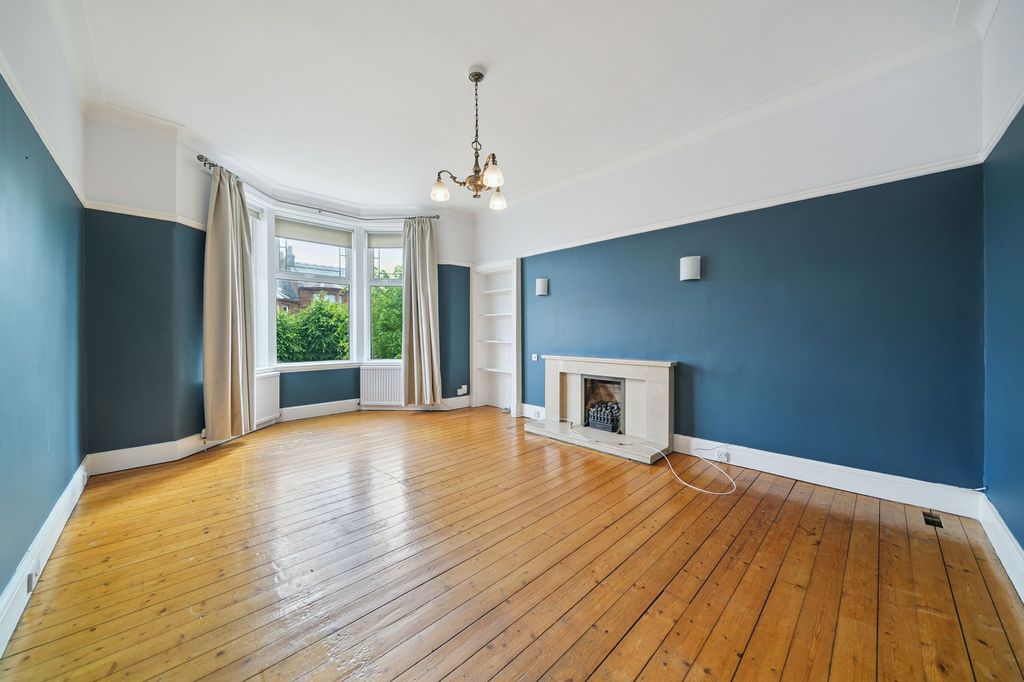 Property photo 3 of 33
