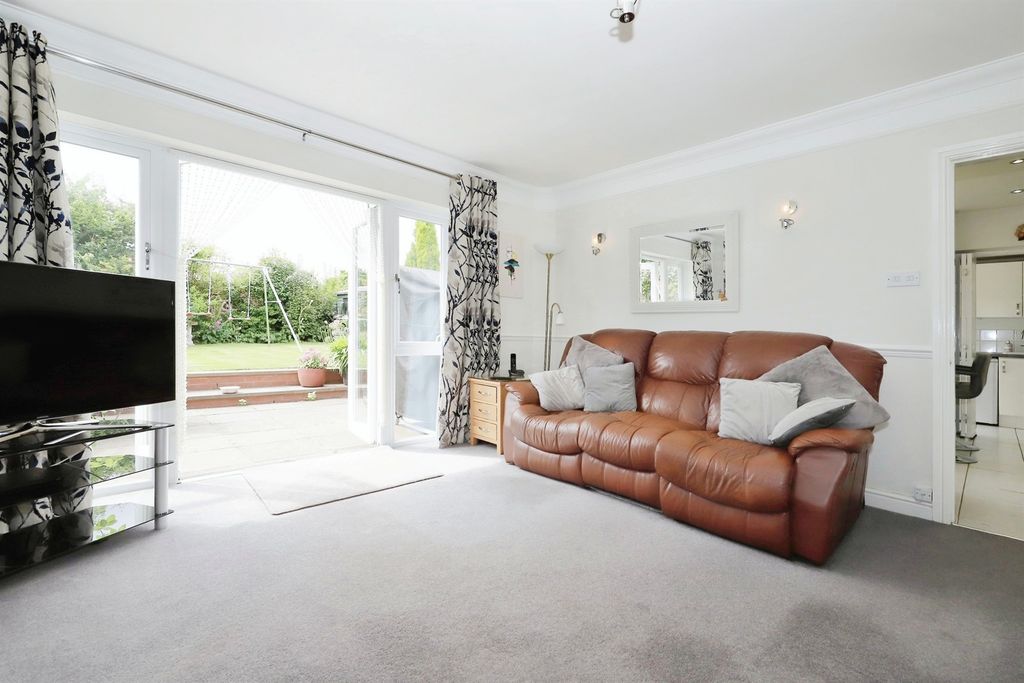 Property photo 3 of 17