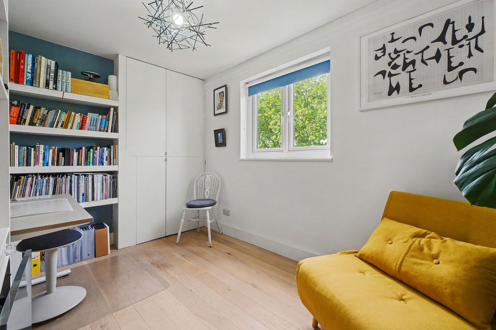 Property photo 3 of 12
