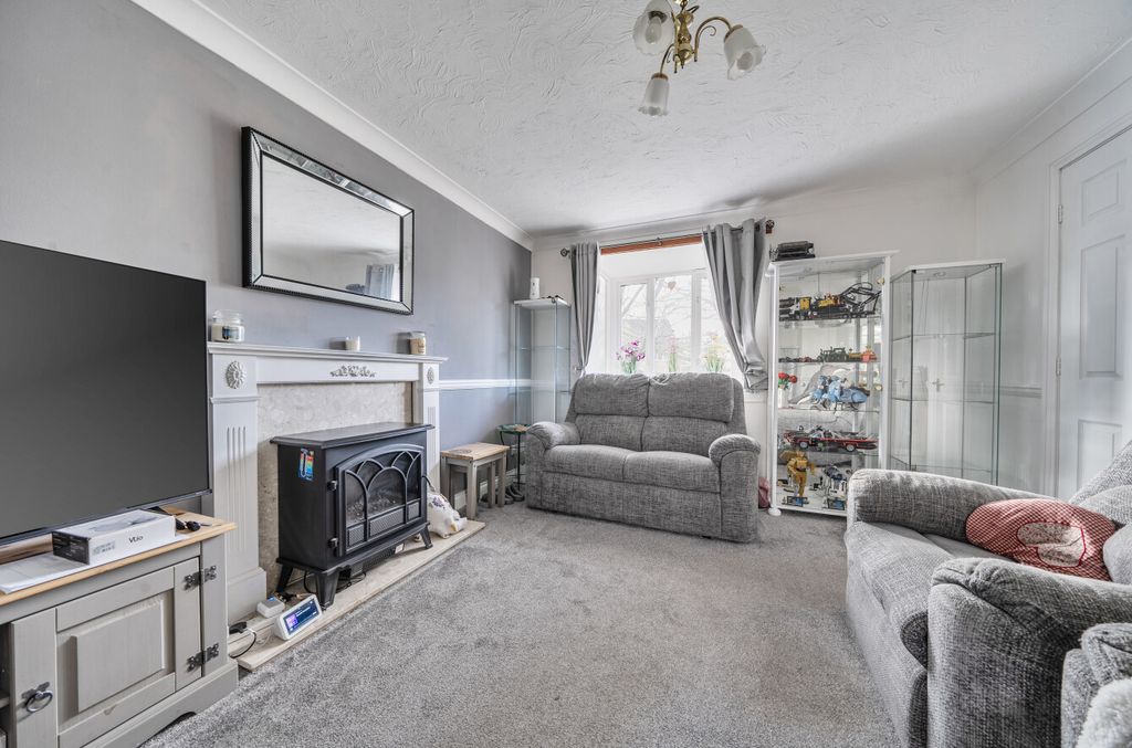 Property photo 3 of 12 1404798-26-697A25...