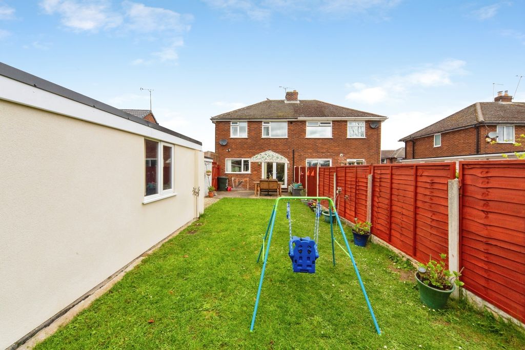 Property photo 3 of 26 Garden