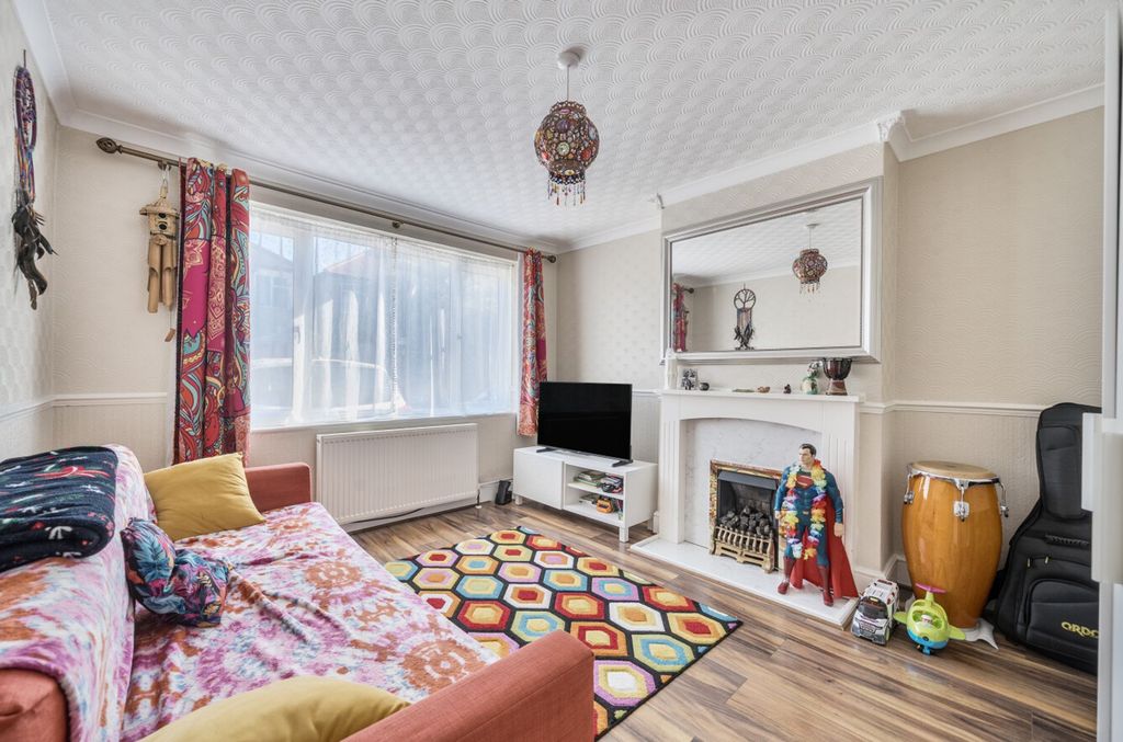 Property photo 2 of 19