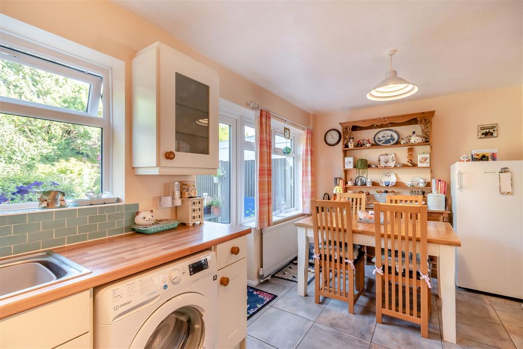 Property photo 3 of 16 Kitchen/Diner