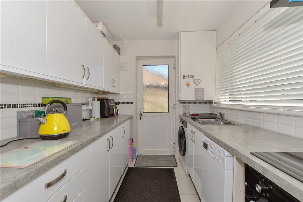 Property photo 3 of 15 Kitchen