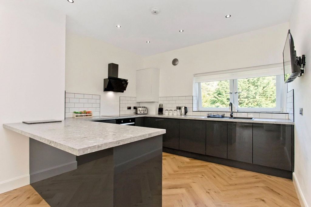 Property photo 2 of 13 Picture No. 60