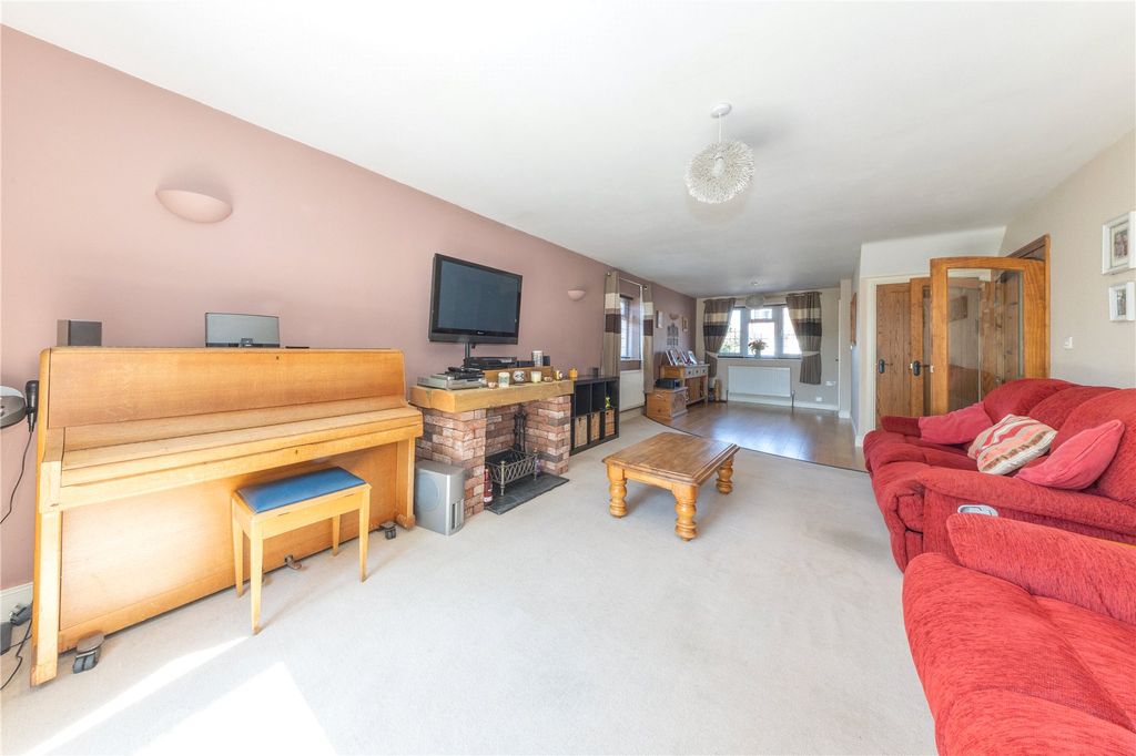 Property photo 3 of 31 Picture No. 15