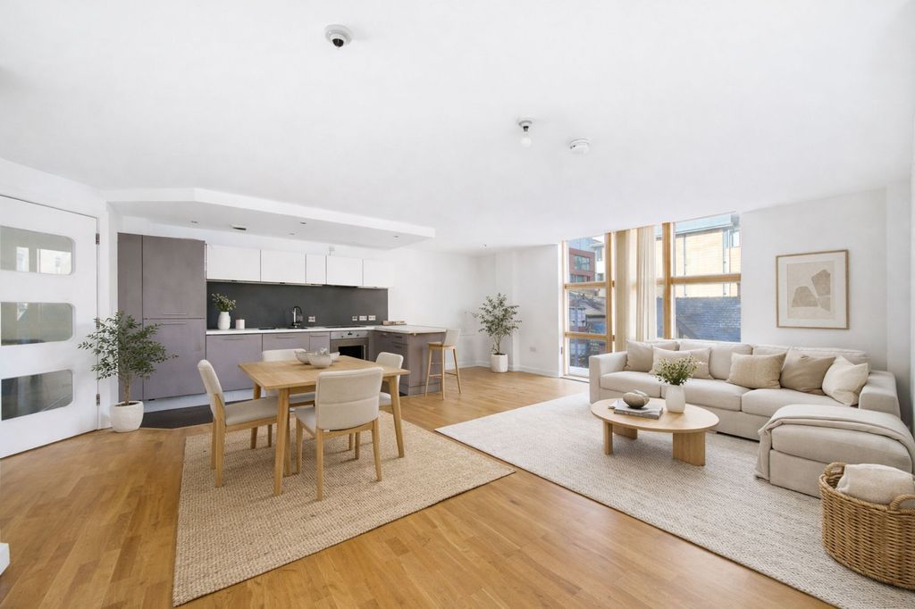 Property photo 3 of 25 Virtual Staging