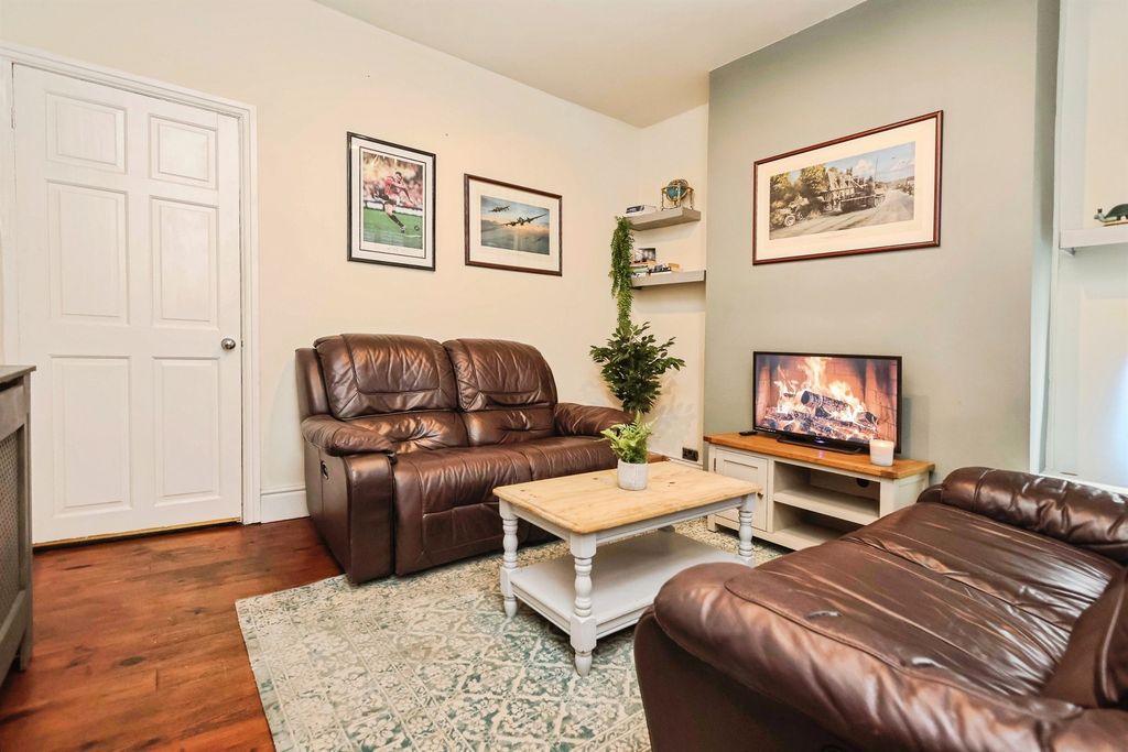 Property photo 2 of 16