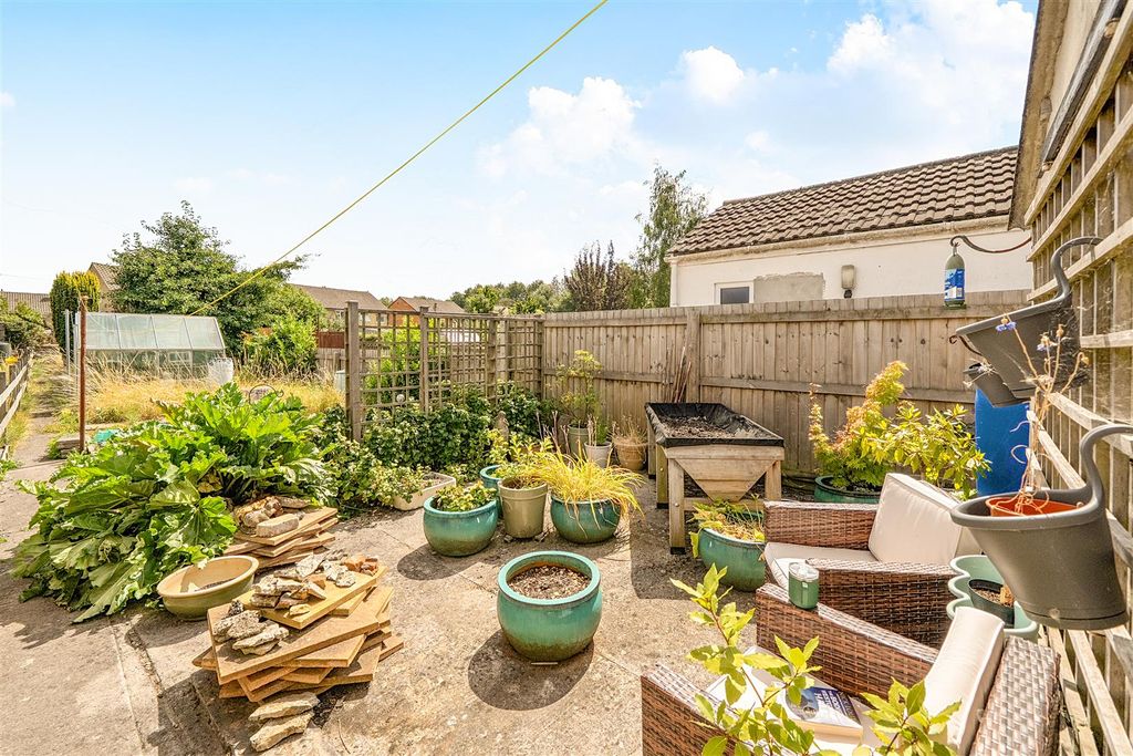 Property photo 3 of 22 Garden