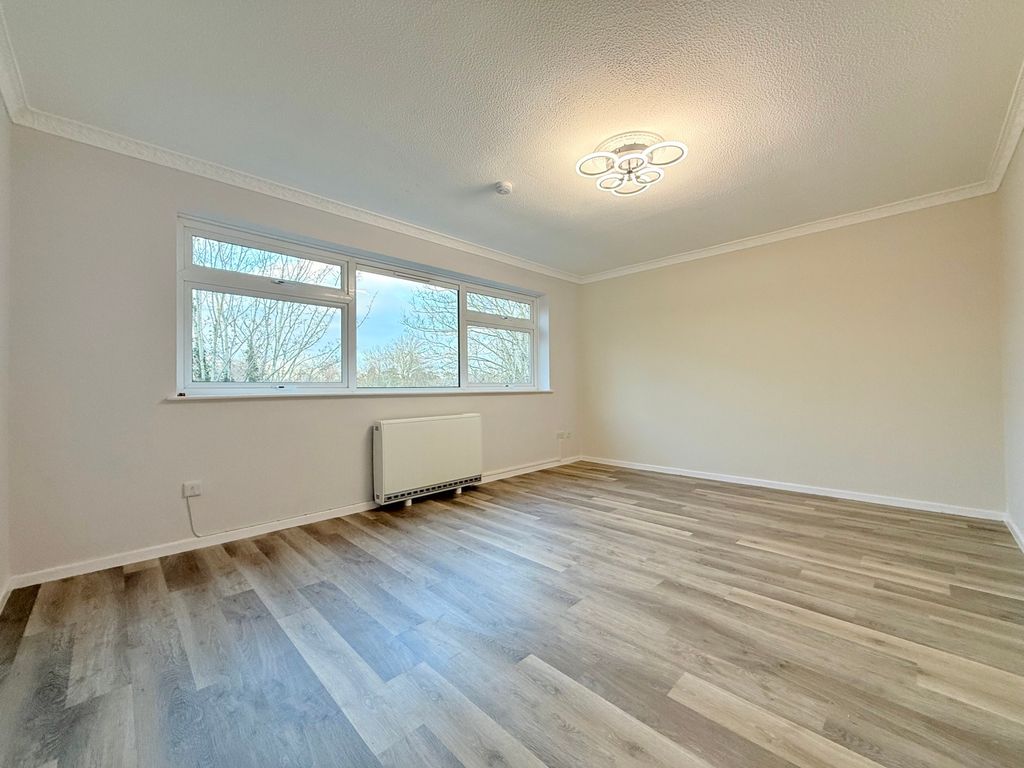 Property photo 2 of 10 Lounge