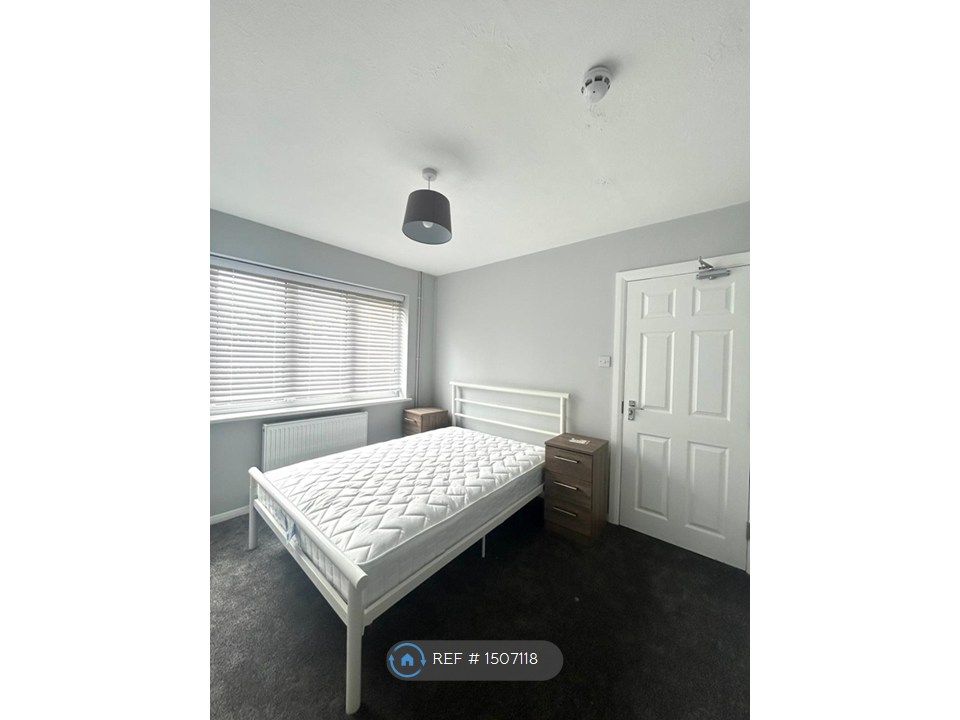 Property photo 1 of 6 Spacious Double