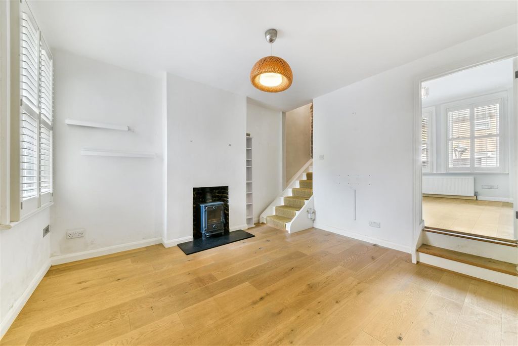 Property photo 3 of 18 Garratt Terrace, 21A-13.Jpg