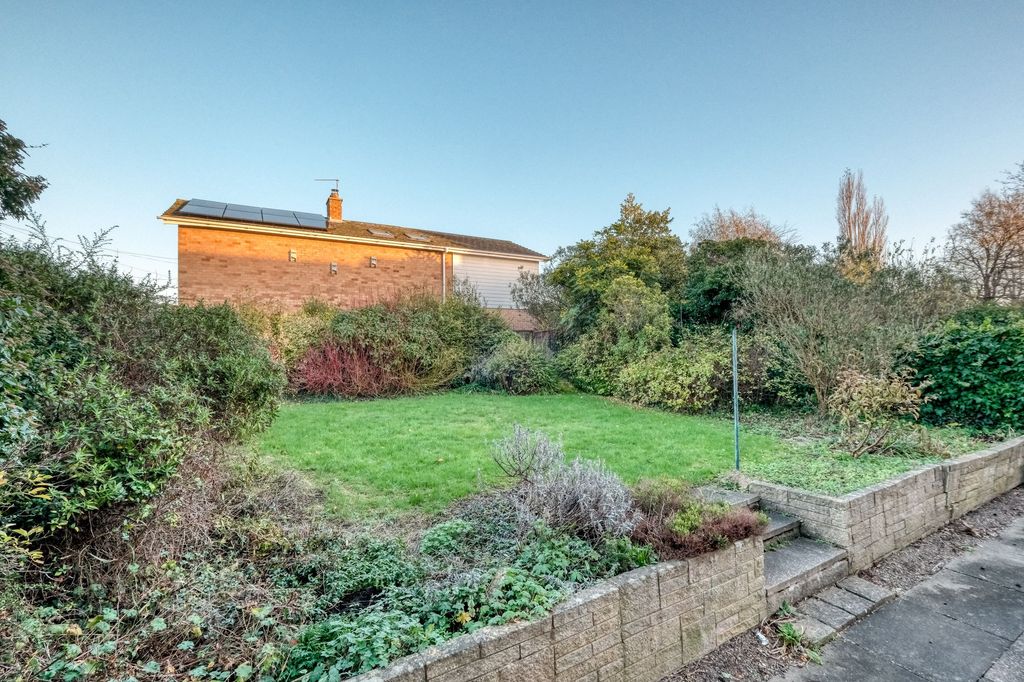 Property photo 3 of 16