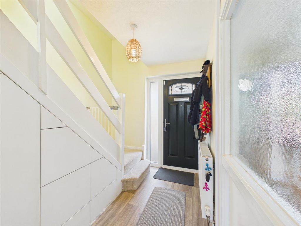 Property photo 3 of 13 Entrance Hall