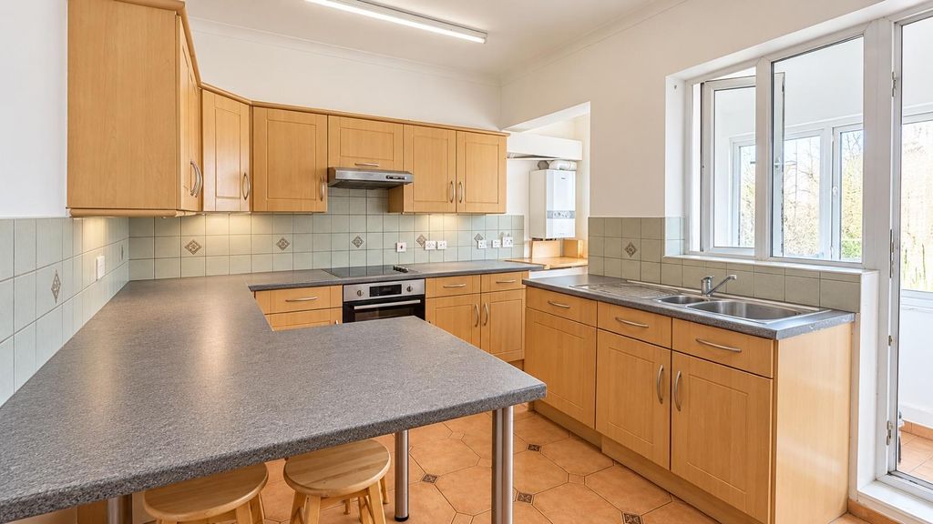 Property photo 3 of 12 6240Bac0-8915-49C6-9283-Ffdd613Ec9Da.Jpg