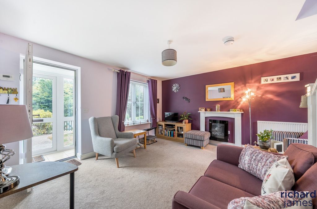 Property photo 3 of 12 1Ef5384605E34d77Ad0557dc404Ed30d