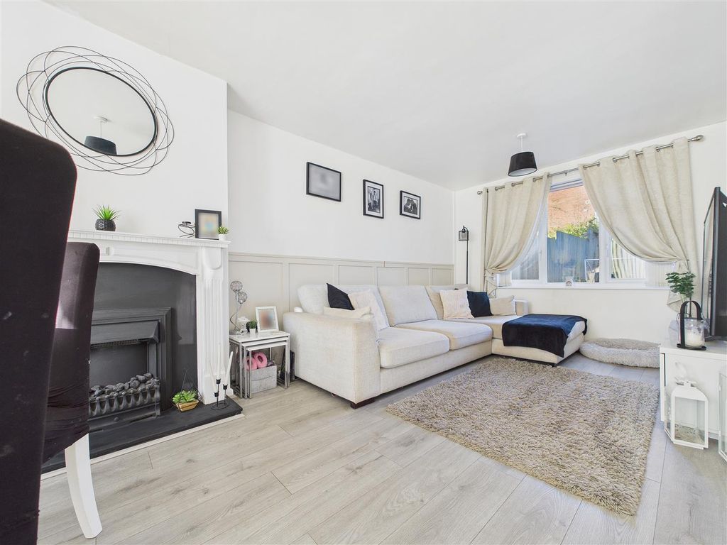 Property photo 2 of 11 Cam01407G0-Pr0035-Still001.Jpg