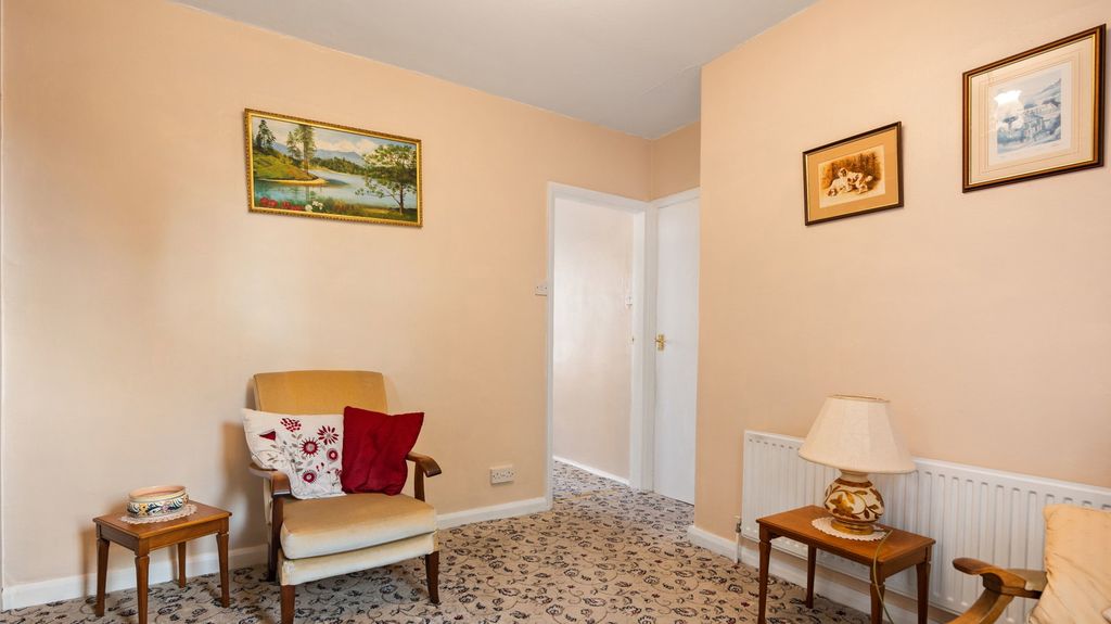 Property photo 3 of 19