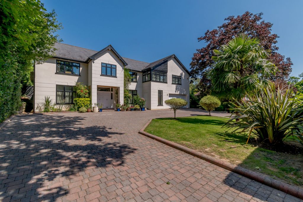 Property photo 1 of 17