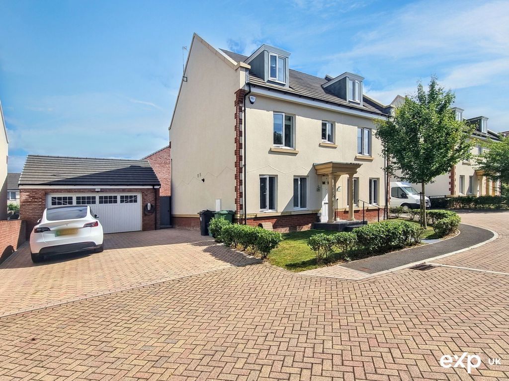 Property photo 1 of 34