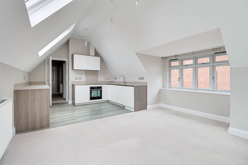 Property photo 2 of 9 Lounge