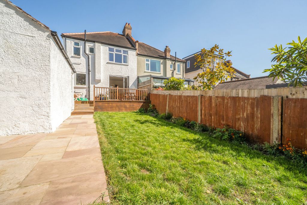 Property photo 2 of 18 1447072-4-69E8d0E...