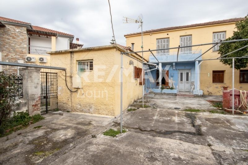 Property photo 2 of 25