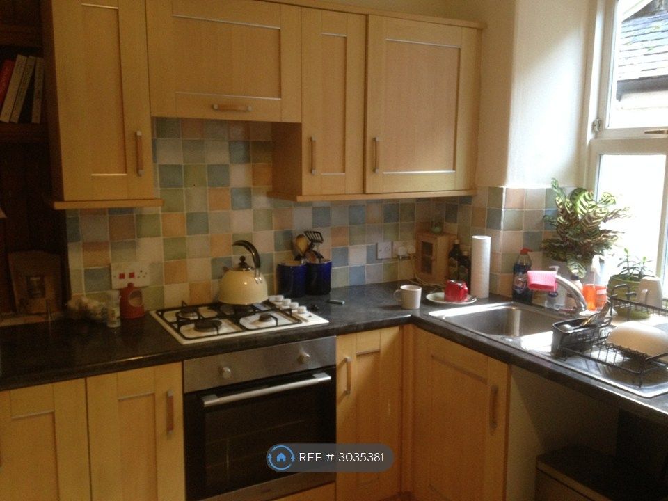 Property photo 3 of 11 Kitchen