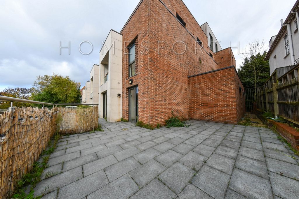 Property photo 3 of 22 Photo 17