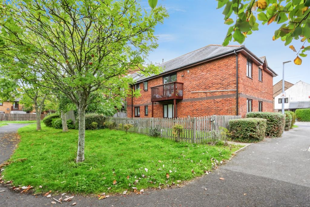 Property photo 2 of 12