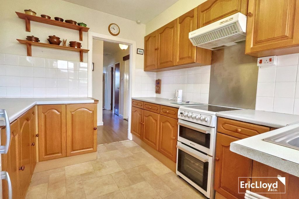 Property photo 2 of 11 Photo 4